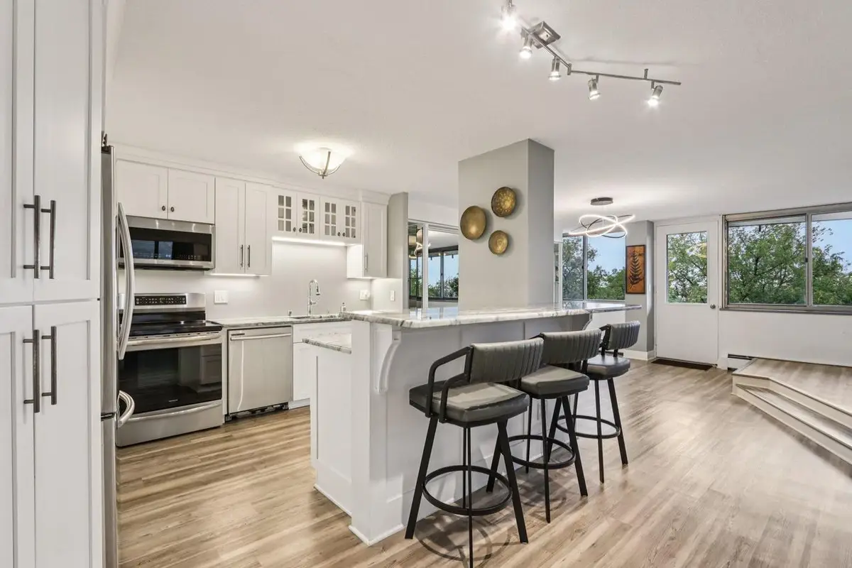 1919 N Summit AVENUE #1D, Milwaukee, WI 53202 - #1