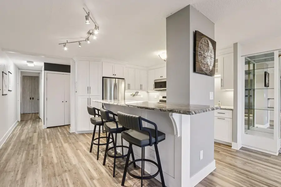 1919 N Summit AVENUE #1D, Milwaukee, WI 53202 - #3