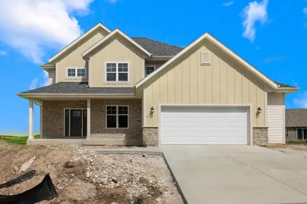 N54W19428 Kearney LANE, Menomonee Falls, WI 53051