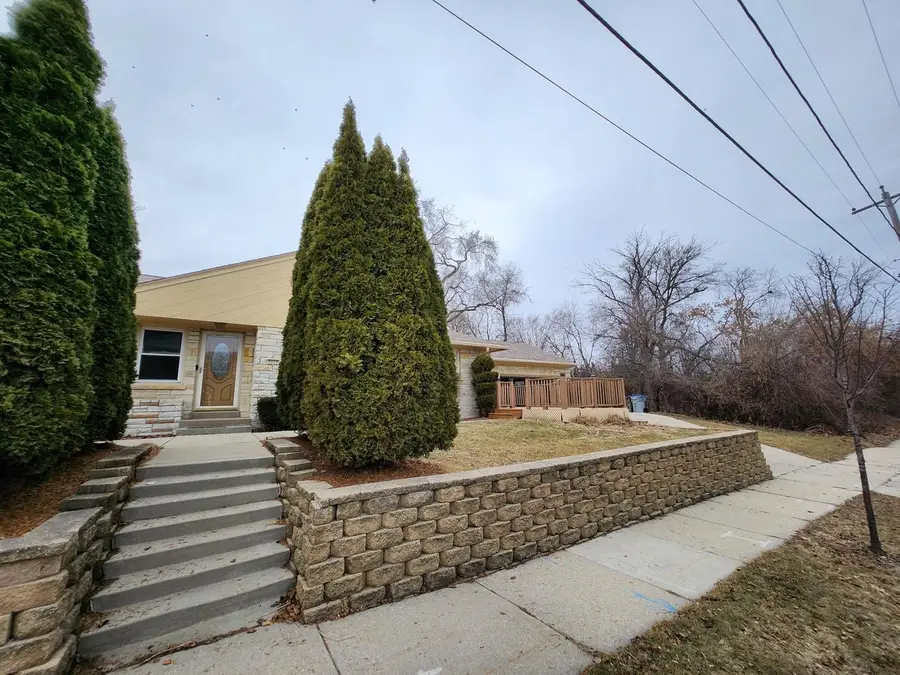 3015 S 35th STREET, Milwaukee, WI 53215 - #3