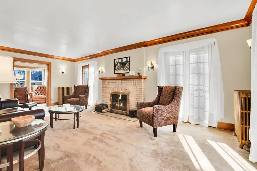 715 E College AVENUE, Waukesha, WI 53186 - #3