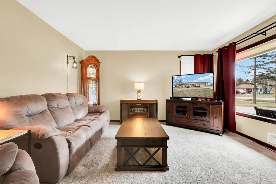 W144N4952 Stone DRIVE, Menomonee Falls, WI 53051 - #2