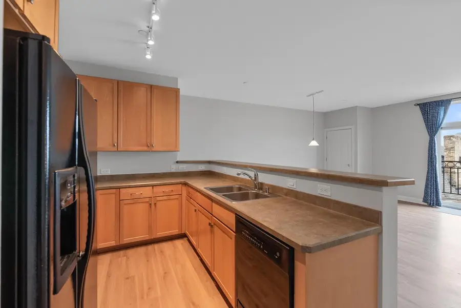 1920 N Farwell AVENUE #403, Milwaukee, WI 53202 - #3