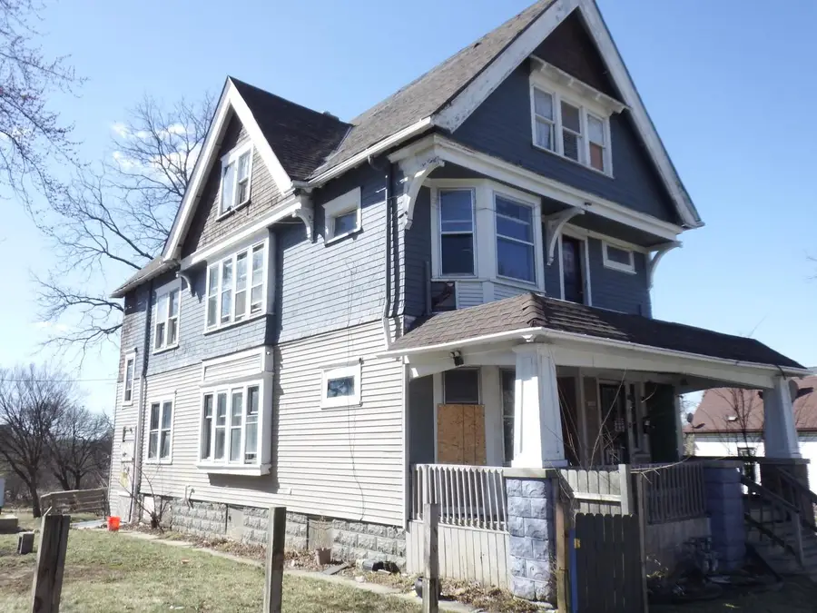 1105 W Keefe AVENUE #1107, Milwaukee, WI 53206 - #2