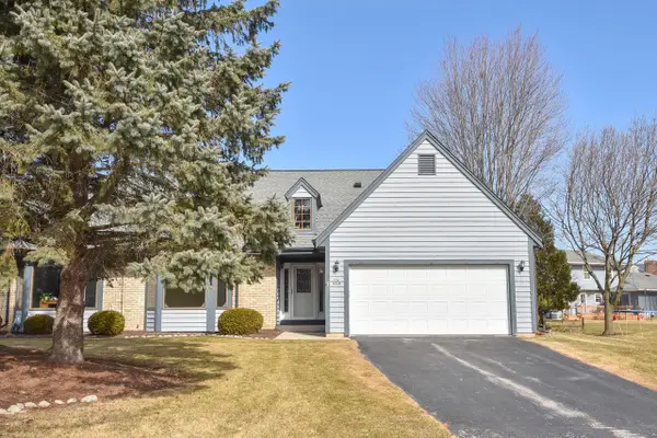 W52N139 Pioneer COURT, Cedarburg, WI 53012