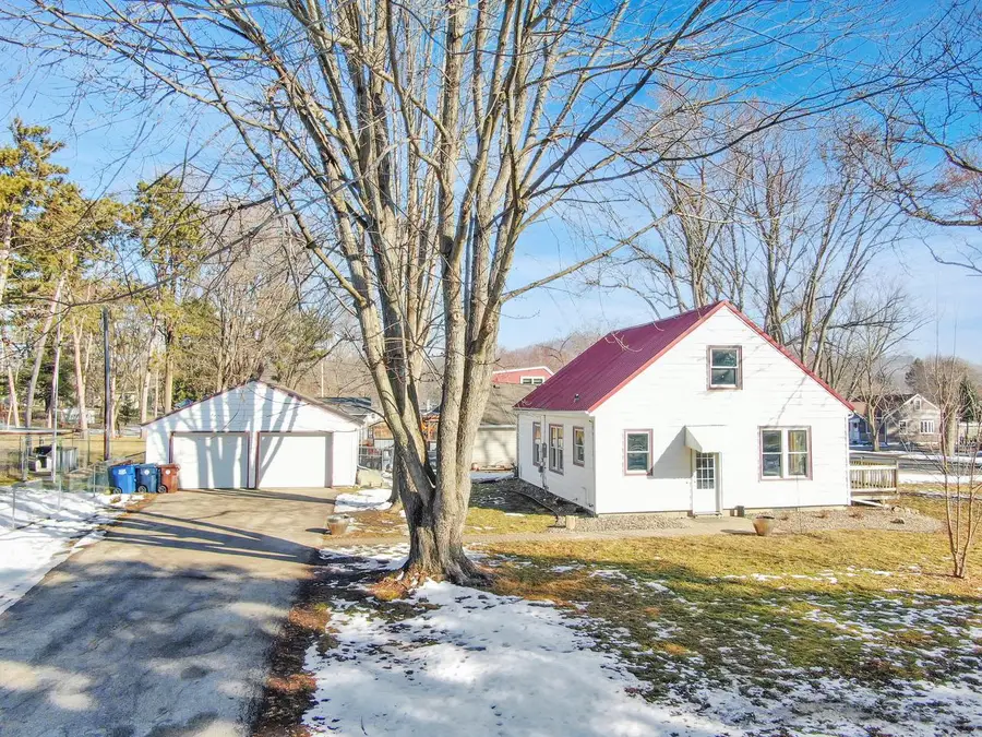 560 Court ROAD, Onalaska, WI 54650 - #2