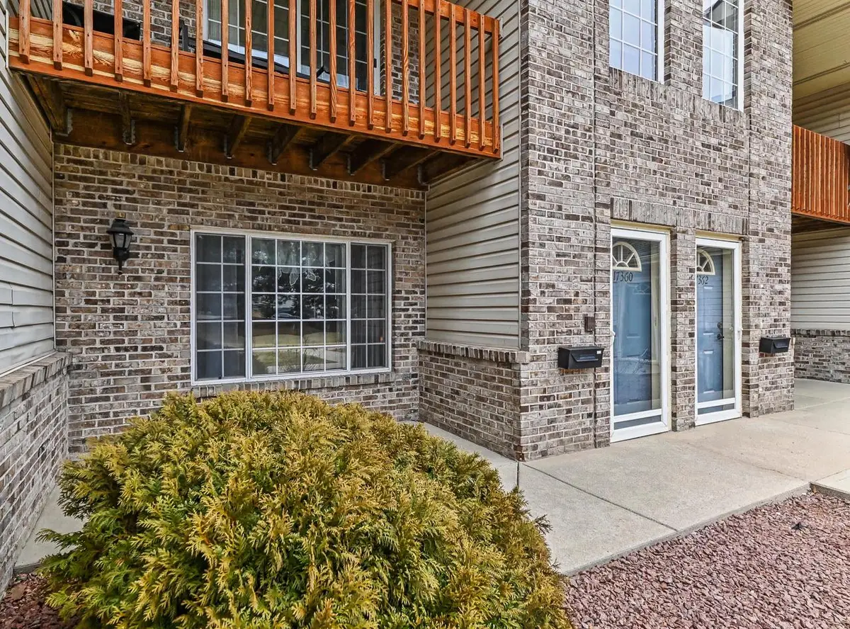 17360 W Lincoln AVENUE, New Berlin, WI 53146 - #1