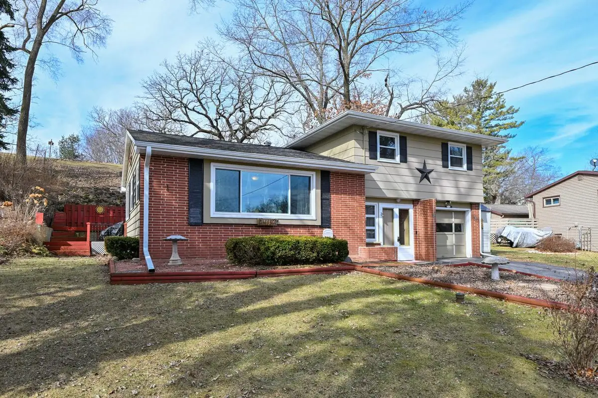 N7375 E Lakeshore DRIVE, Whitewater, WI 53190 - #1