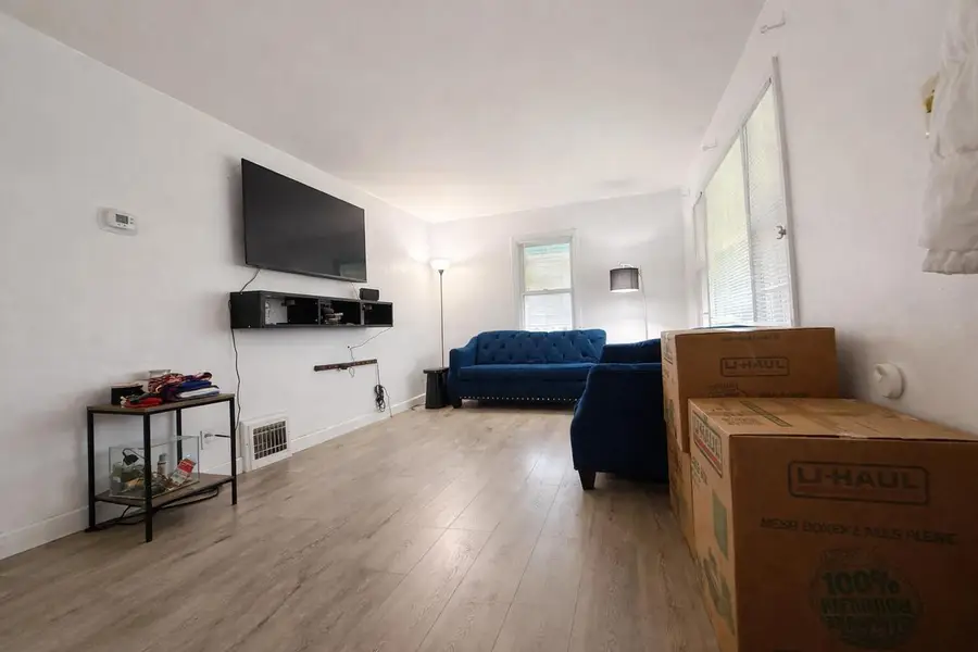 922 W Eden PLACE, Milwaukee, WI 53221 - #3