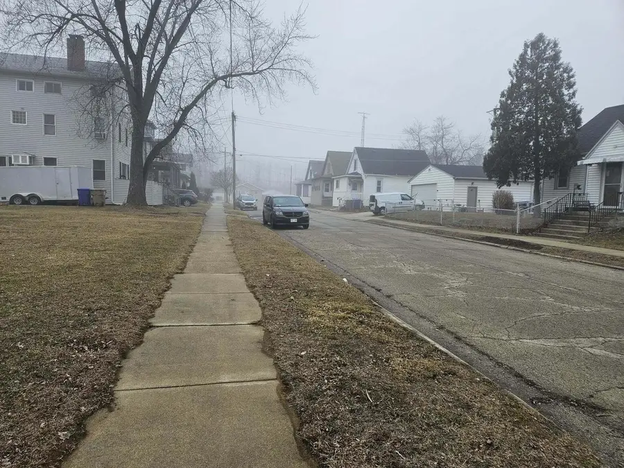 6404 11TH AVENUE, Kenosha, WI 53143 - #2