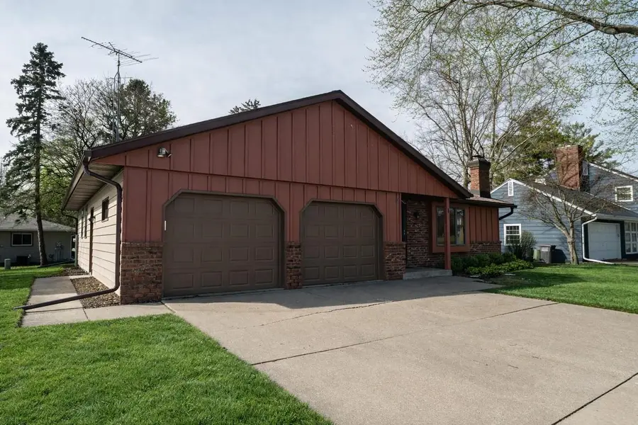 451 Coolidge STREET, Oconomowoc, WI 53066 - #2