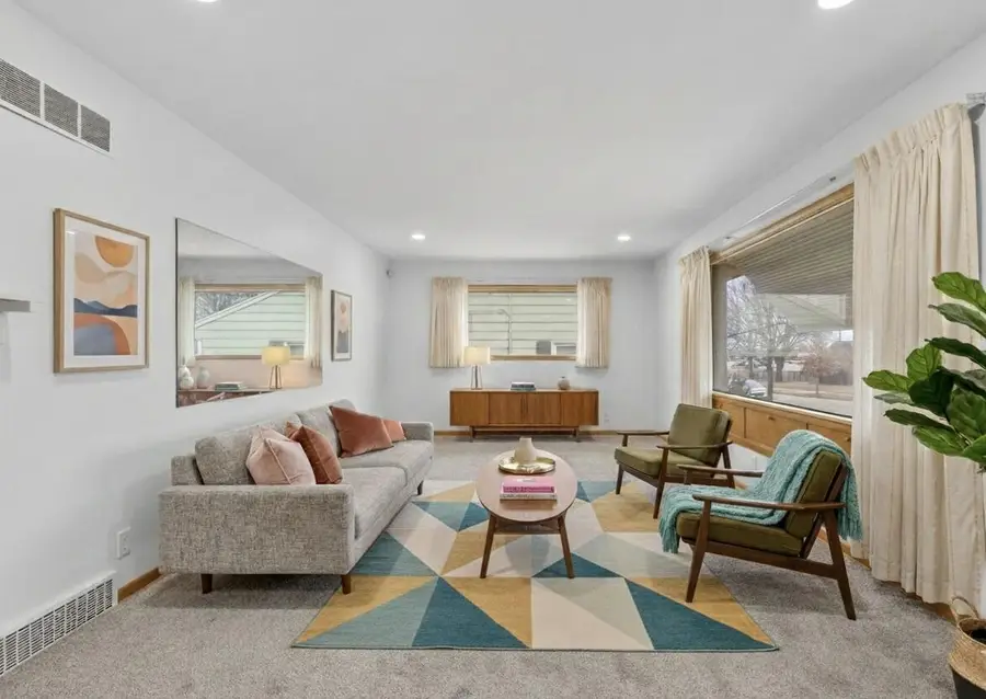 3927 N 77th STREET, Milwaukee, WI 53222 - #2