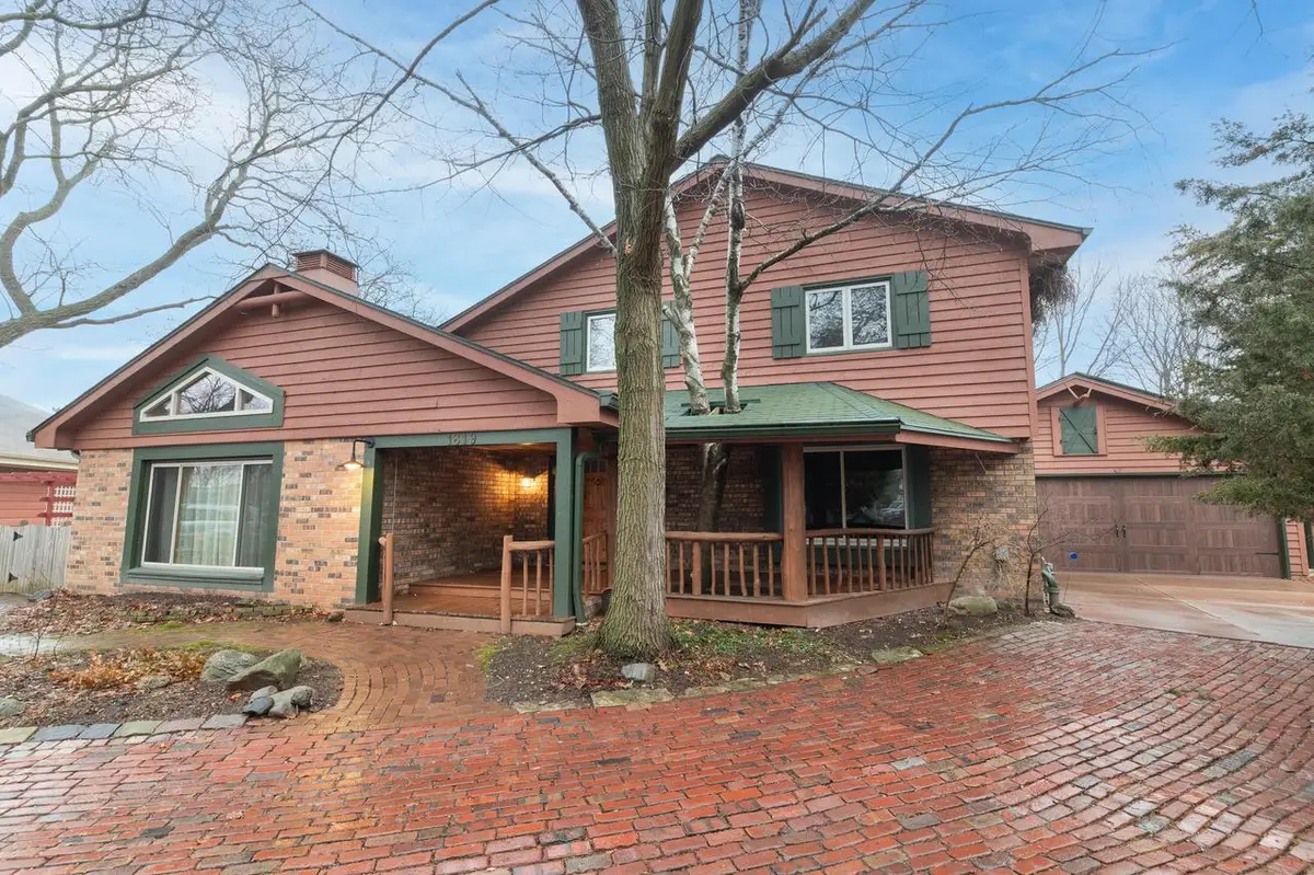 1819 W Holmes COURT, Milwaukee, WI 53221 - #1