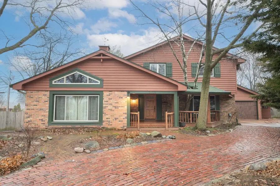 1819 W Holmes COURT, Milwaukee, WI 53221 - #2