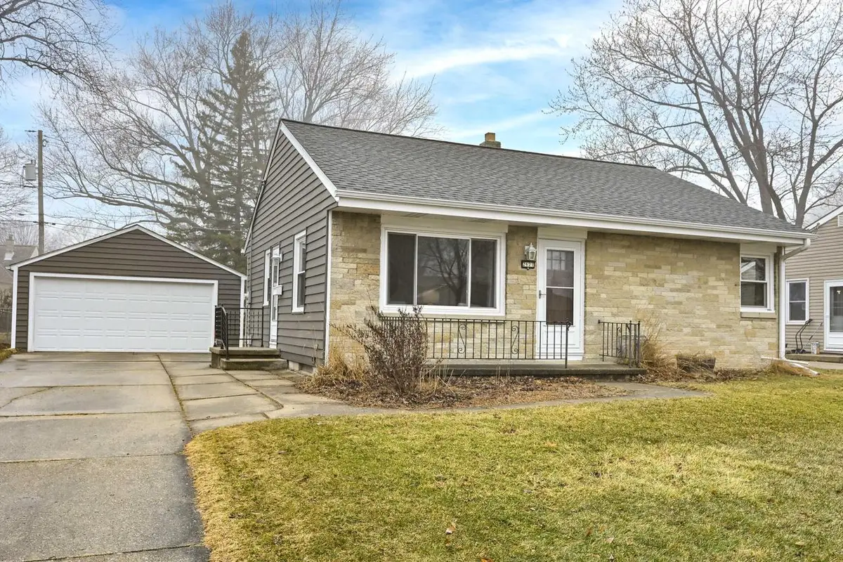2621 S 85th STREET, West Allis, WI 53227 - #1
