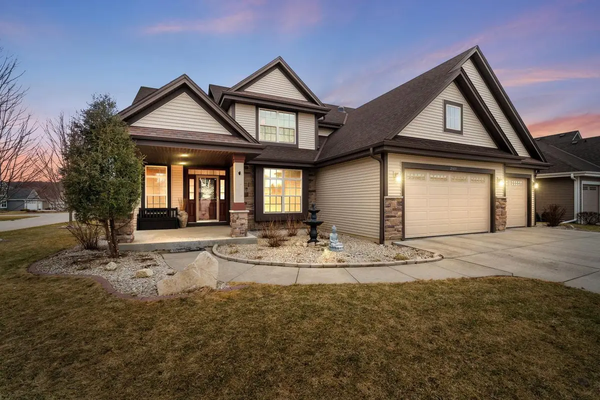 21611 N Weather Edge CIRCLE, Lannon, WI 53046 - #1