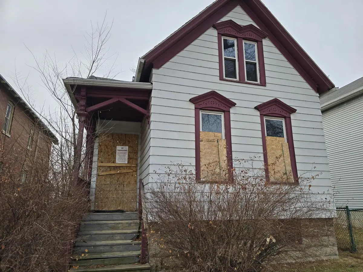 2935 N Vel R Phillips AVENUE, Milwaukee, WI 53212 - #1