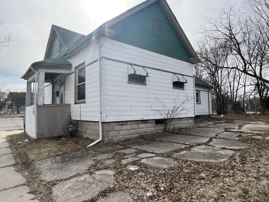 2901 N Mother Simpson WAY, Milwaukee, WI 53206 - #3