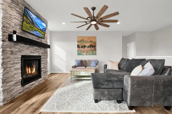 N62W21743 Augusta PARKWAY, Menomonee Falls, WI 53051