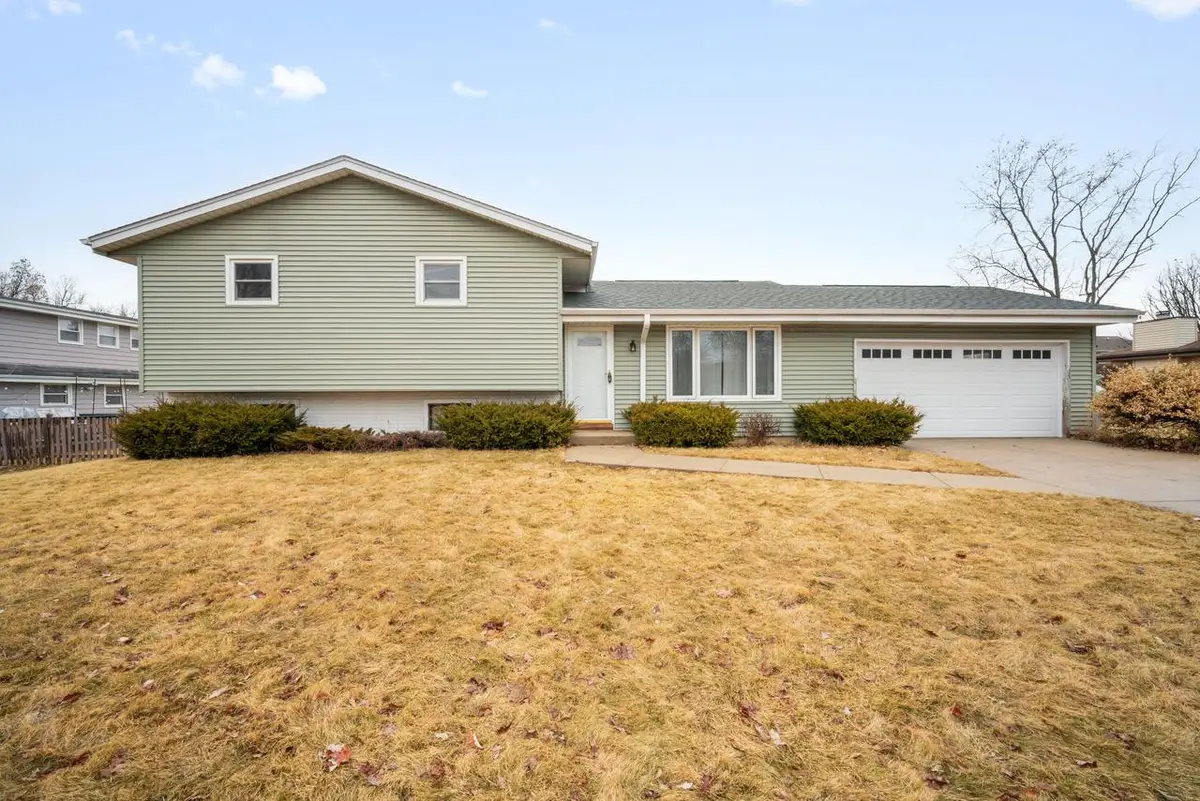 9622 W Tupelo COURT, Milwaukee, WI 53224 - #1