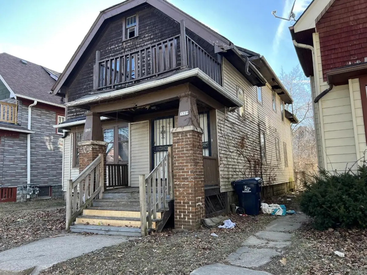 3327 N 17th STREET, Milwaukee, WI 53206 - #1