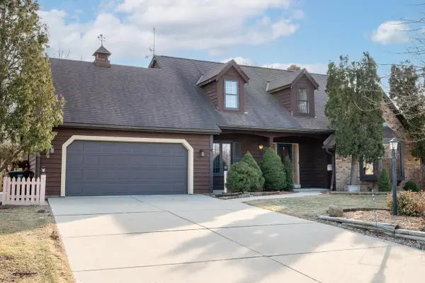 5705 W Abbott AVENUE, Greenfield, WI 53220