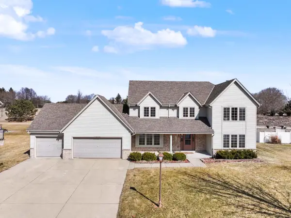 W172N10156 Woodbridge LANE, Germantown, WI 53022