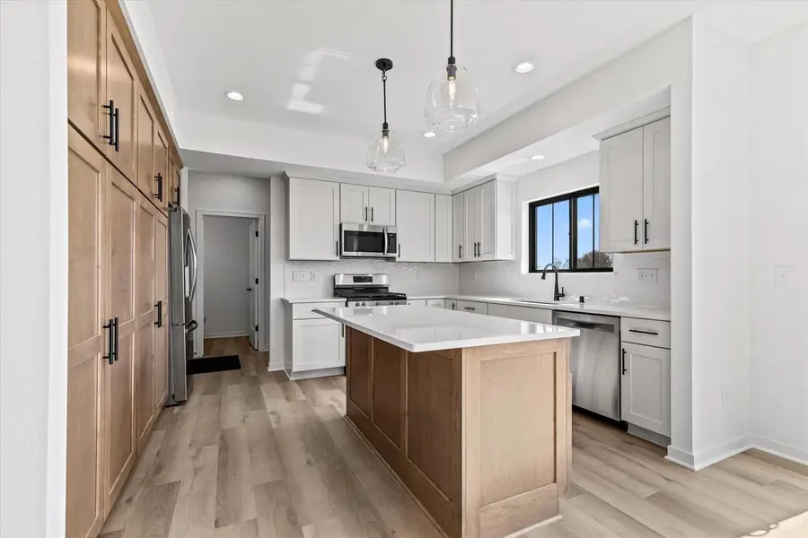 805 Viewpoint AVENUE, Waukesha, WI 53188 - #2