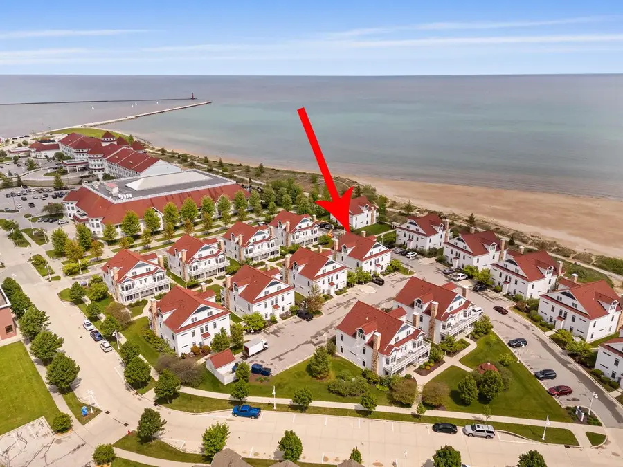 418 Beachfront COURT #7, Sheboygan, WI 53081 - #2