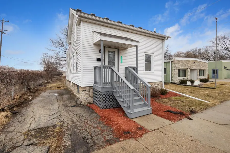 1237 The Strand, Waukesha, WI 53186 - #2