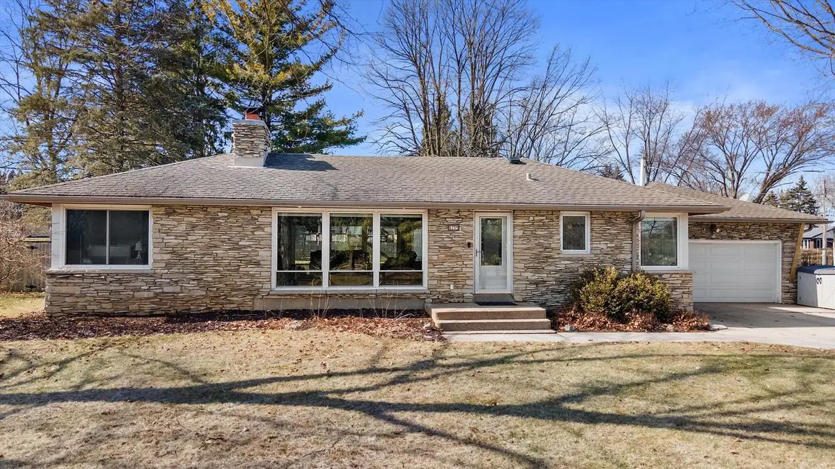 6155 S 35th STREET, Greenfield, WI 53221 - #1