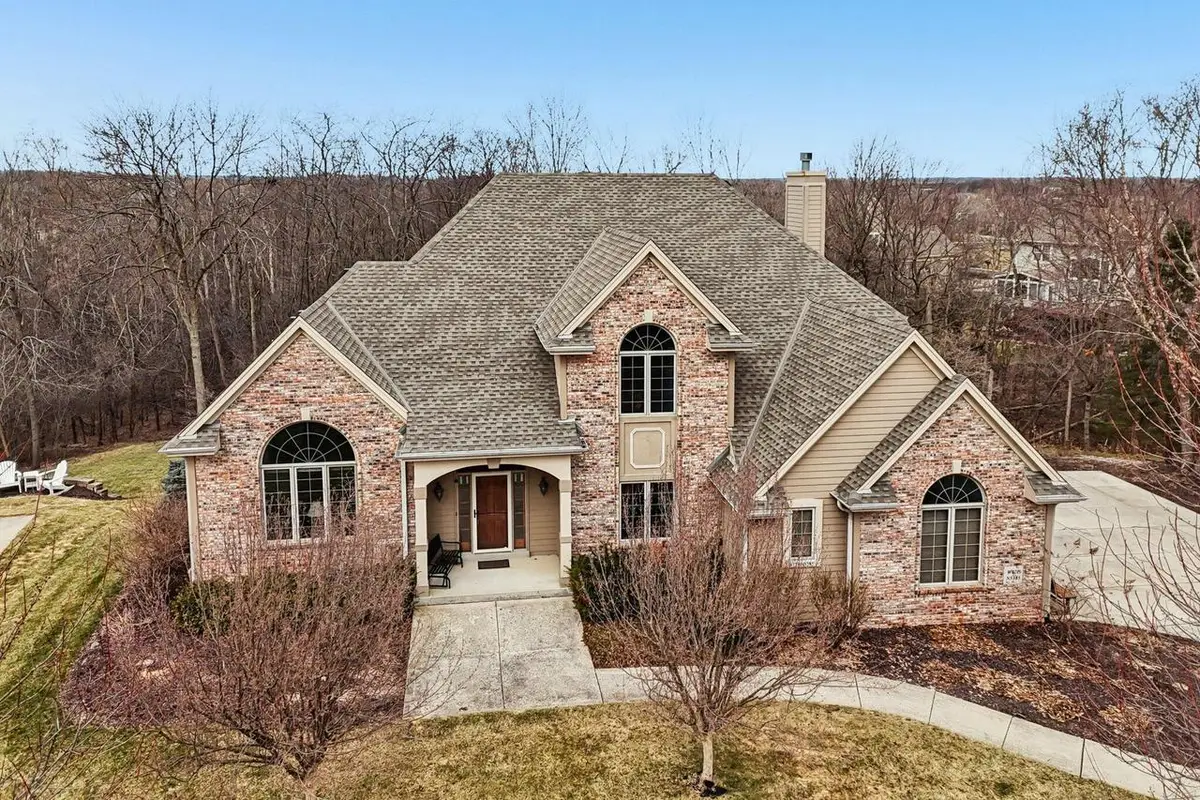 W170N5385 Ridgewood DRIVE, Menomonee Falls, WI 53051 - #1