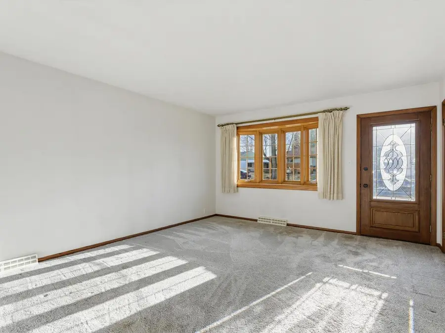 802 Forest CIRCLE, Manitowoc, WI 54220 - #3