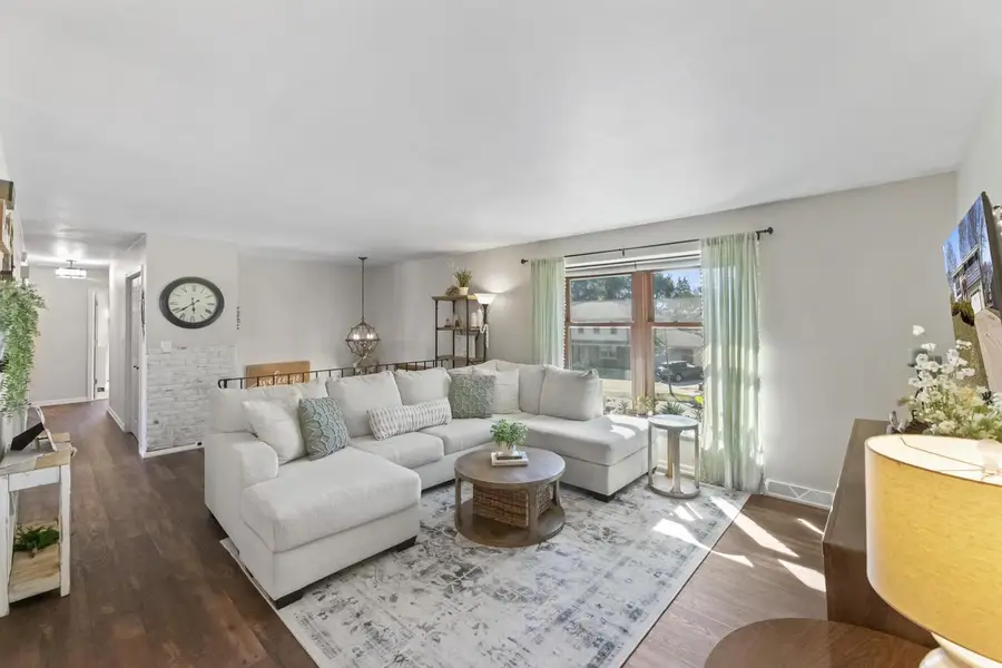 816 Magnolia DRIVE, Waukesha, WI 53188 - #3