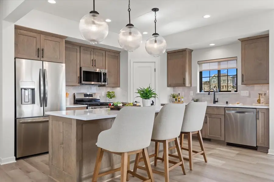 3817 White Oak WAY, Waukesha, WI 53188 - #3