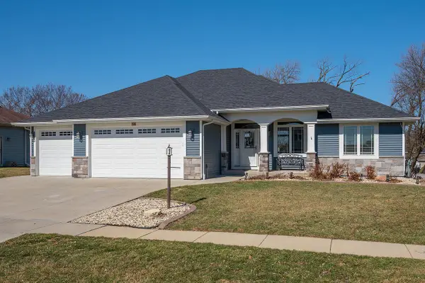 738 Willow Bend DRIVE, Waterford, WI 53185