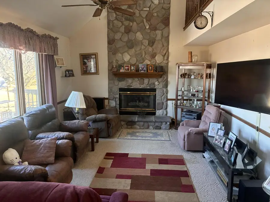 N64W15856 Wildflower DRIVE, Menomonee Falls, WI 53051 - #2