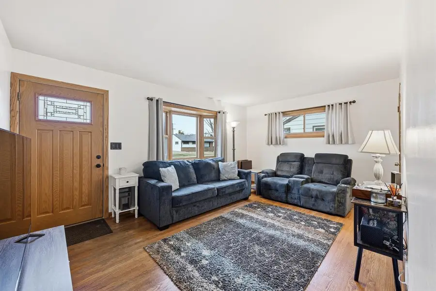 4917 W Norwich COURT, Milwaukee, WI 53220 - #2