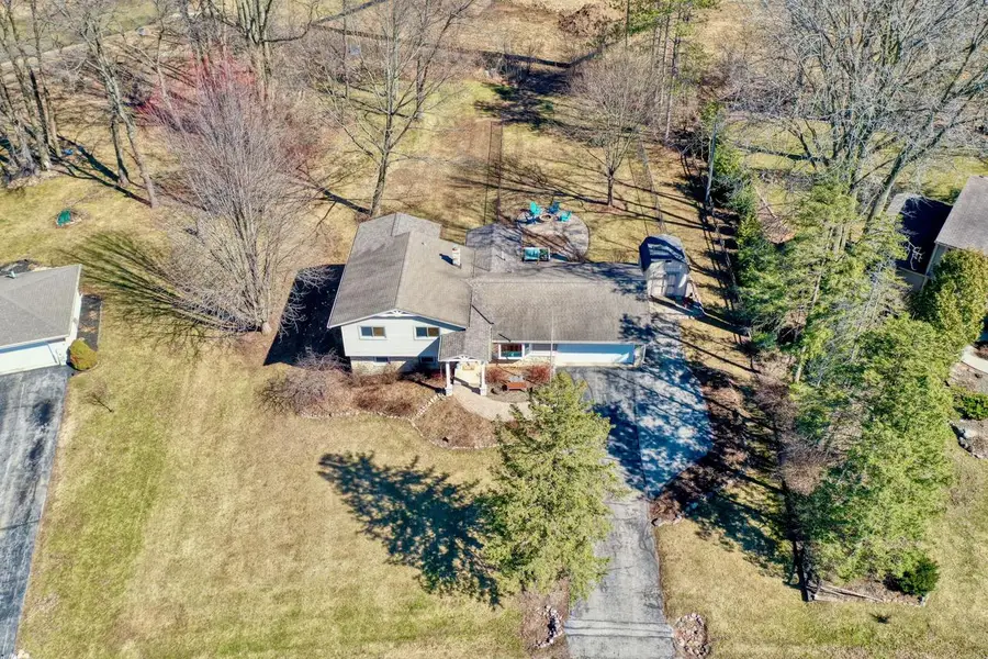 W189N5050 Crest View TERRACE, Menomonee Falls, WI 53051 - #2