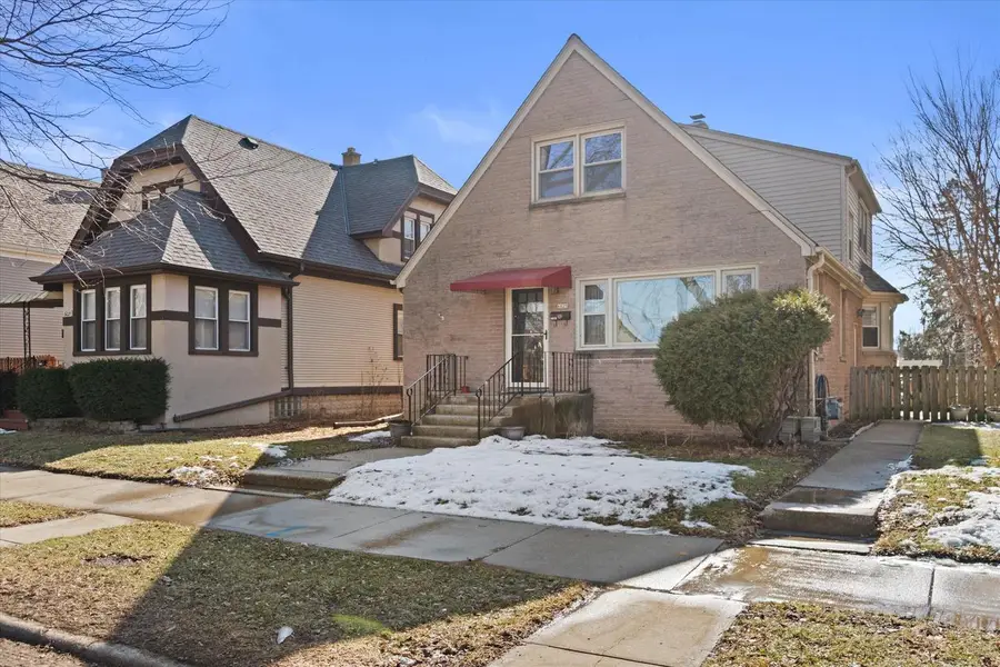 6025 W Lapham STREET, West Allis, WI 53214 - #3