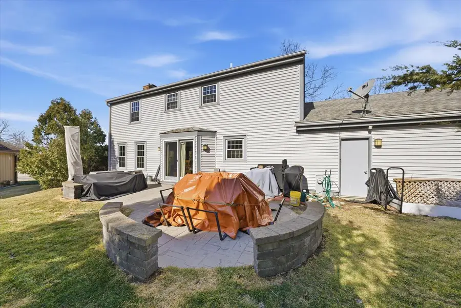 269 W Acorn DRIVE, Grafton, WI 53024 - #2