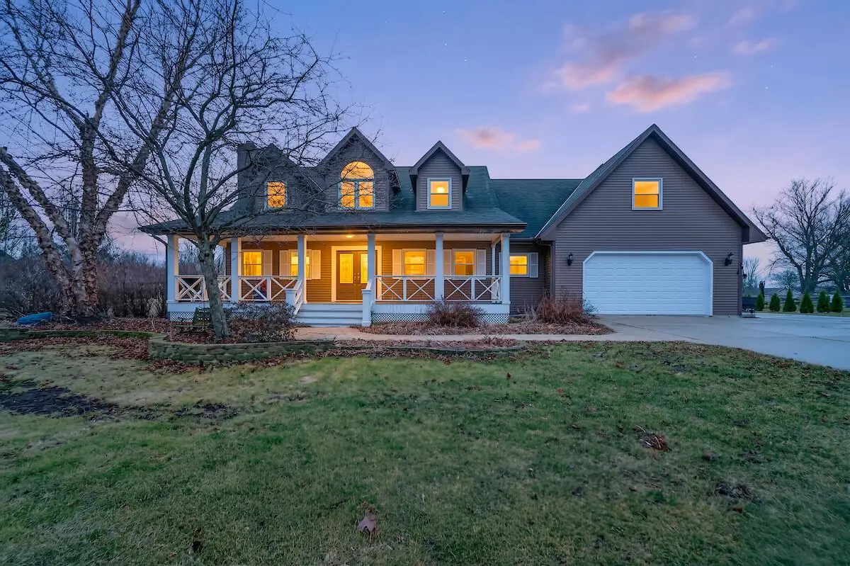 W5665 Lakeshore DRIVE, Elkhorn, WI 53121 - #1