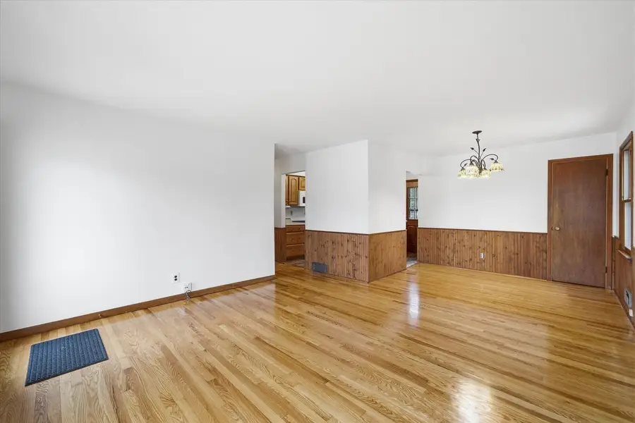 W60N761 Jefferson AVENUE, Cedarburg, WI 53012 - #2