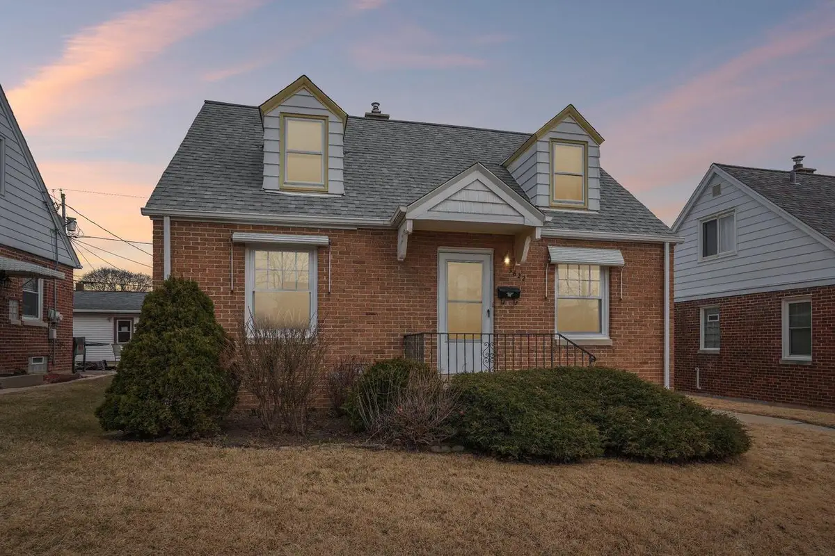 3622 S 16th STREET, Milwaukee, WI 53221 - #1