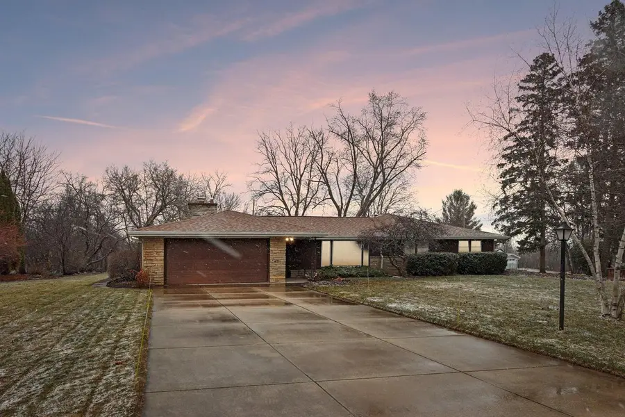 21840 Greendale DRIVE, Waukesha, WI 53186 - #2