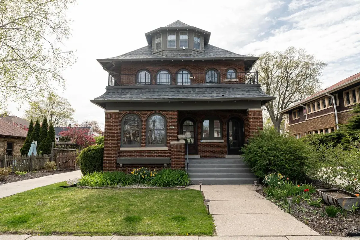 3915 N Downer AVENUE, Shorewood, WI 53211 - #1