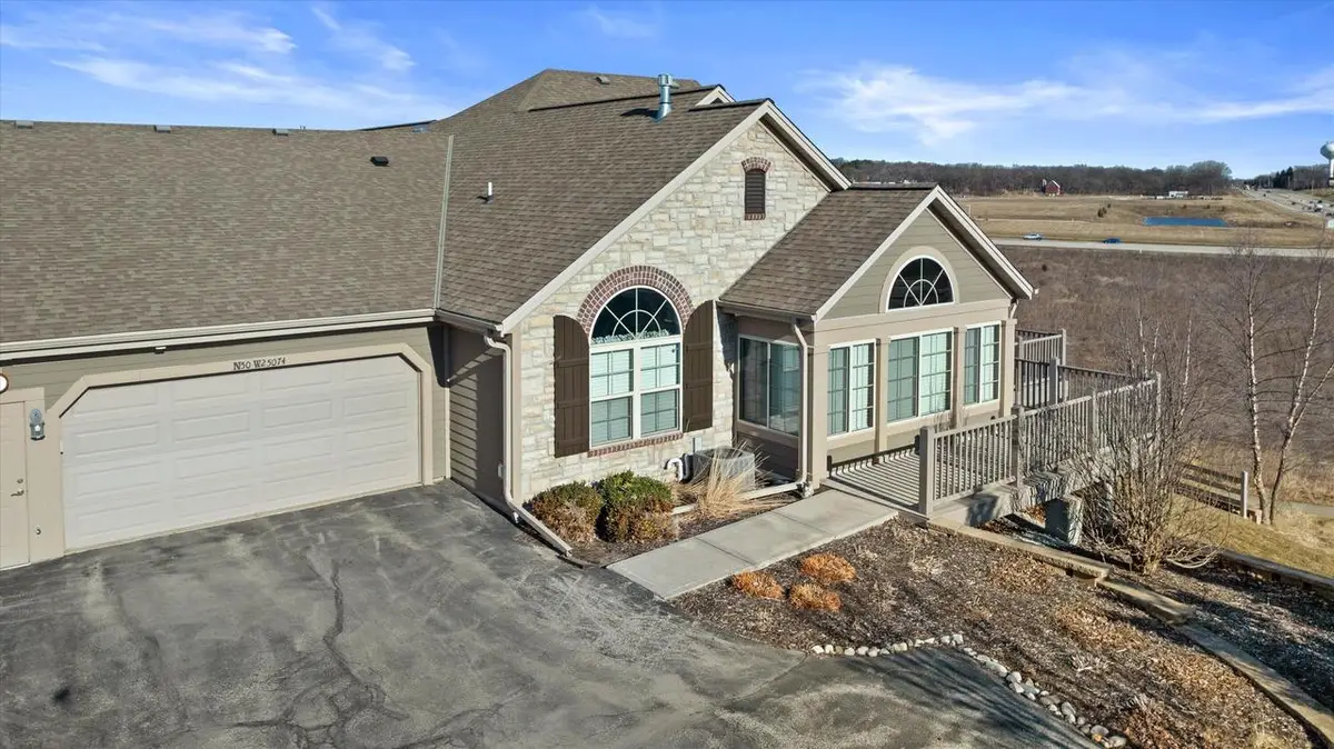 N50W25074 William DRIVE, Pewaukee, WI 53072 - #1