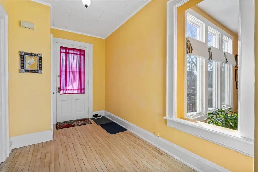 3321 N Newhall STREET, Milwaukee, WI 53211 - #3