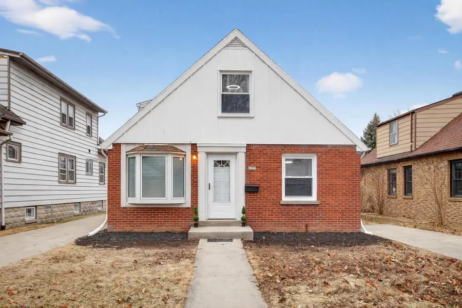 3015 N 75th STREET, Milwaukee, WI 53210 - #3