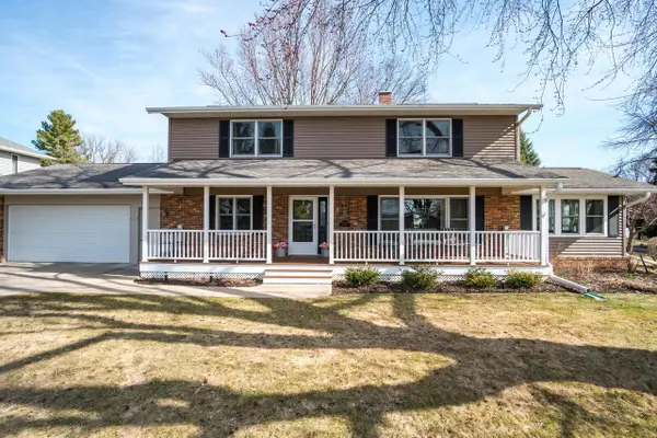 N2318 Fen Lockney DRIVE, La Crosse, WI 54601